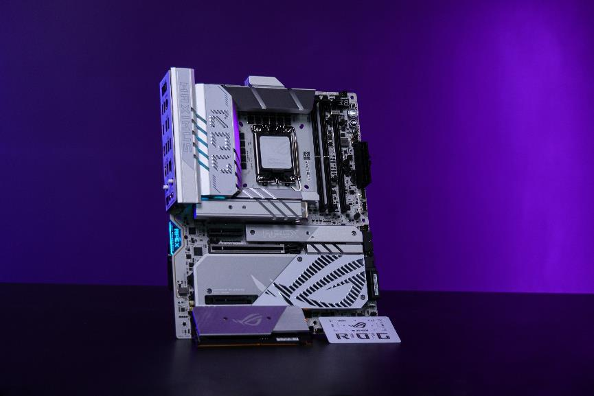 华硕ROG MAXIMUS Z890 APEX主板：超频神器7