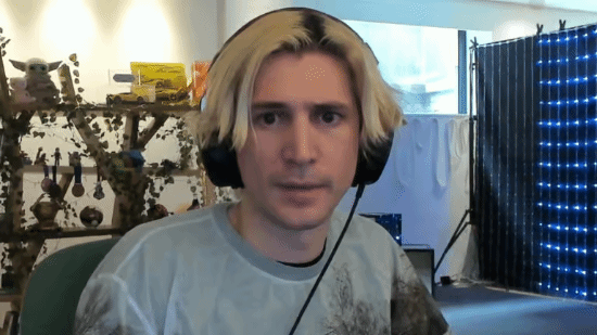 xQc锐评Twitch管理乱象：应解雇偏见员工