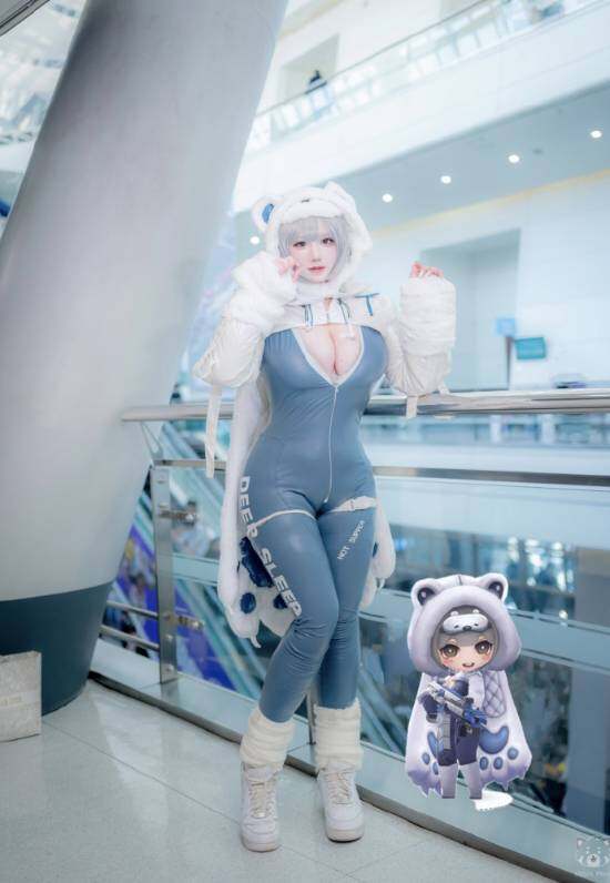 可愛大雷推主的二次元 cos 秀