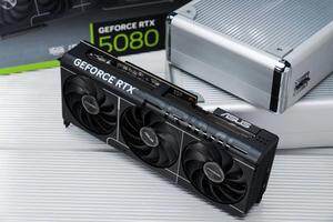 RTX 5080 GPU性能强劲，助力AI技术飞速发展