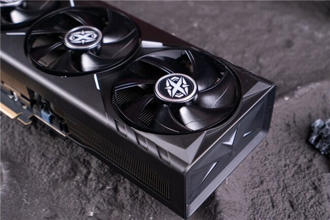 耕升RTX 5070 Ti炫光·超OC：性能卓越，未來科技風(fēng)宣傳圖3