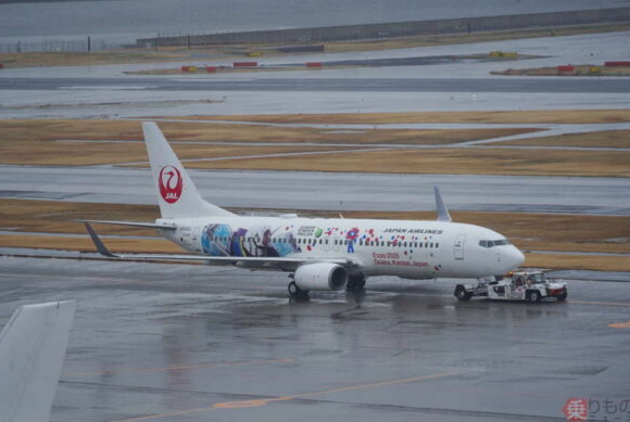 日本航空推出高達(dá)主題飛機(jī)，乘客有機(jī)會(huì)獲聯(lián)動(dòng)紀(jì)念品！宣傳圖2