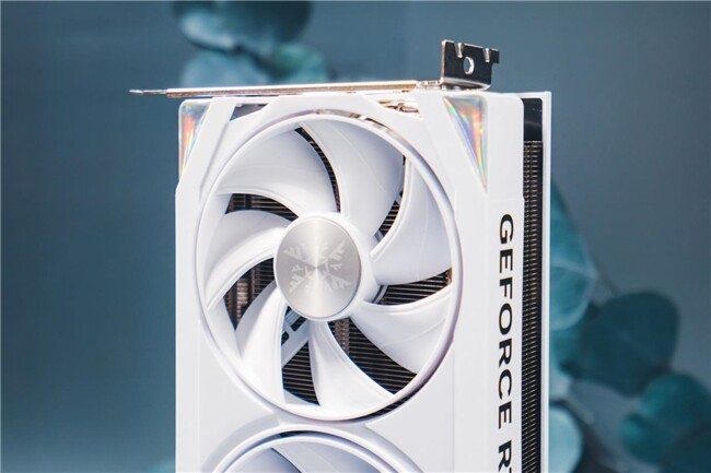 耕升RTX 5070踏雪OC顯卡發(fā)布，顏值性能雙在線宣傳圖3