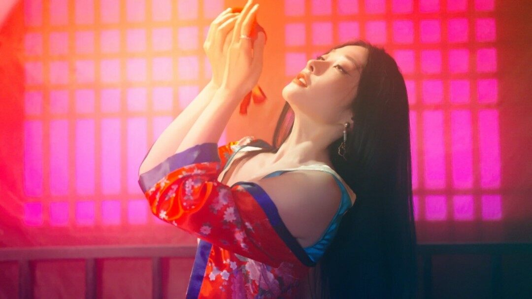 Steam真人互動游戲推薦：恐怖戀愛題材《與美女合租的99種死法》46.8元特惠宣傳圖2