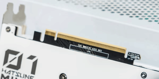 華碩天選 × 初音未來聯(lián)名RTX 5060 Ti顯卡發(fā)布：PCIe 5.0 ×8與雙模式切換解析宣傳圖2
