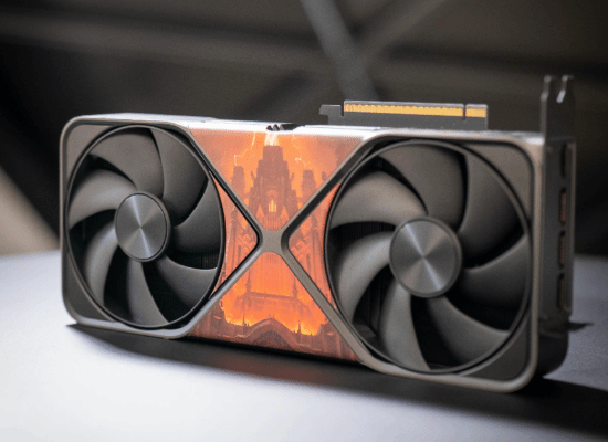 《毁灭战士：黑暗时代》正式发售：核心玩法解析与GeForce RTX 5090定制显卡活动详情宣传图3
