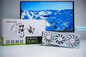 RTX 5060显卡评测 索泰月白OC版性能测试 GDDR7显存加持