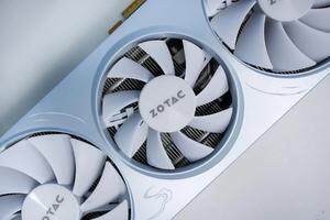 RTX 5060显卡评测 索泰月白OC版性能测试 GDDR7显存加持宣传图8