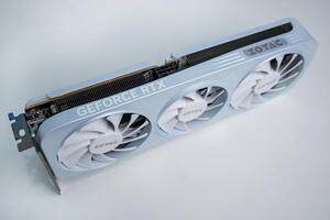 RTX 5060显卡评测 索泰月白OC版性能测试 GDDR7显存加持宣传图7