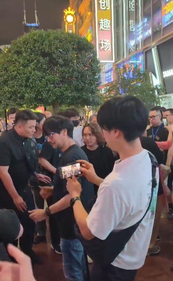 小島秀夫抵達(dá)上海 多名玩家在百聯(lián)ZX偶遇本人宣傳圖2