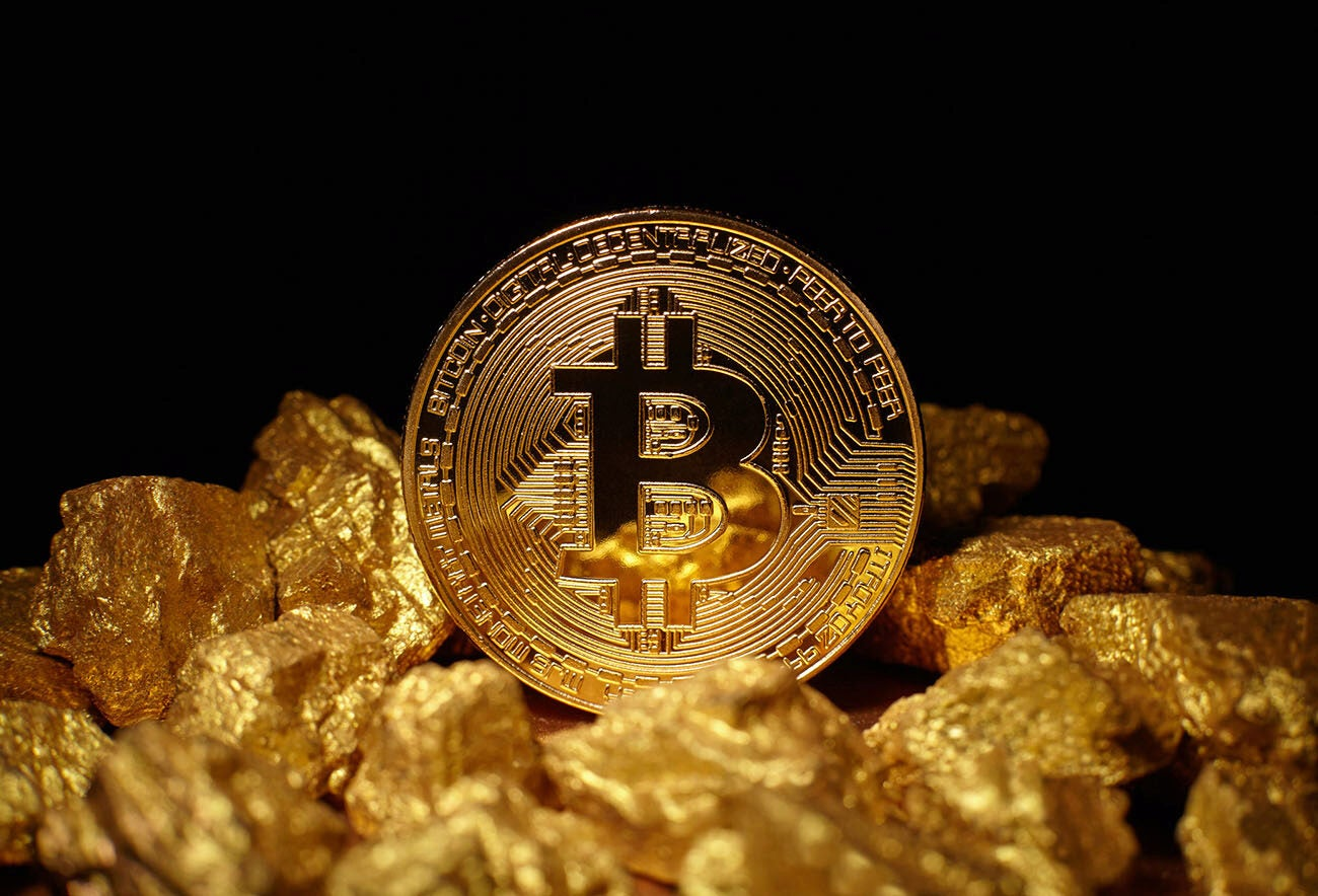 比特币ETF之争，传统金融与加密阵营谁占优？