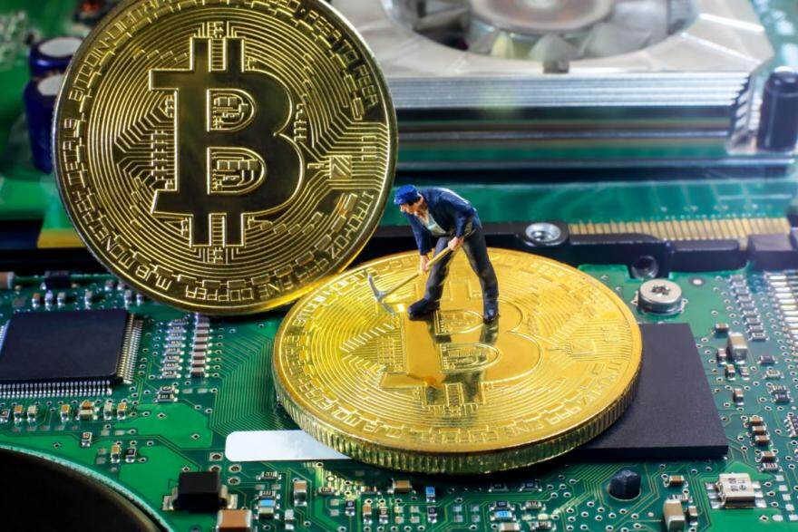 比特币减半周期效应是什么？矿工收益结构如何驱动算力迁徙