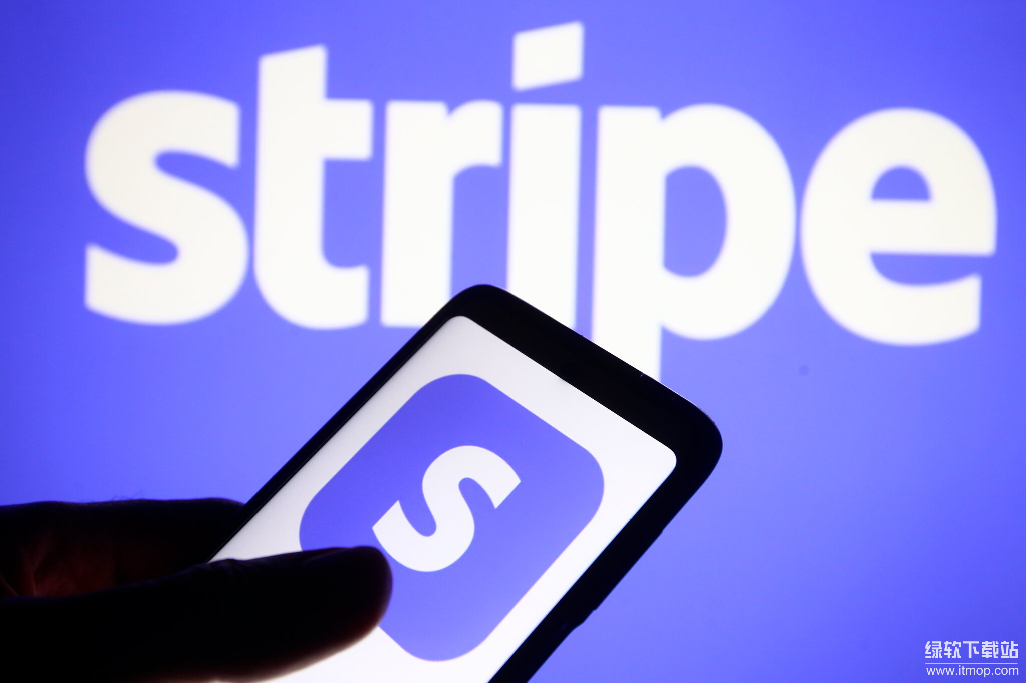 Stripe探索银行稳定币合作,传统支付巨头如何布局加密?