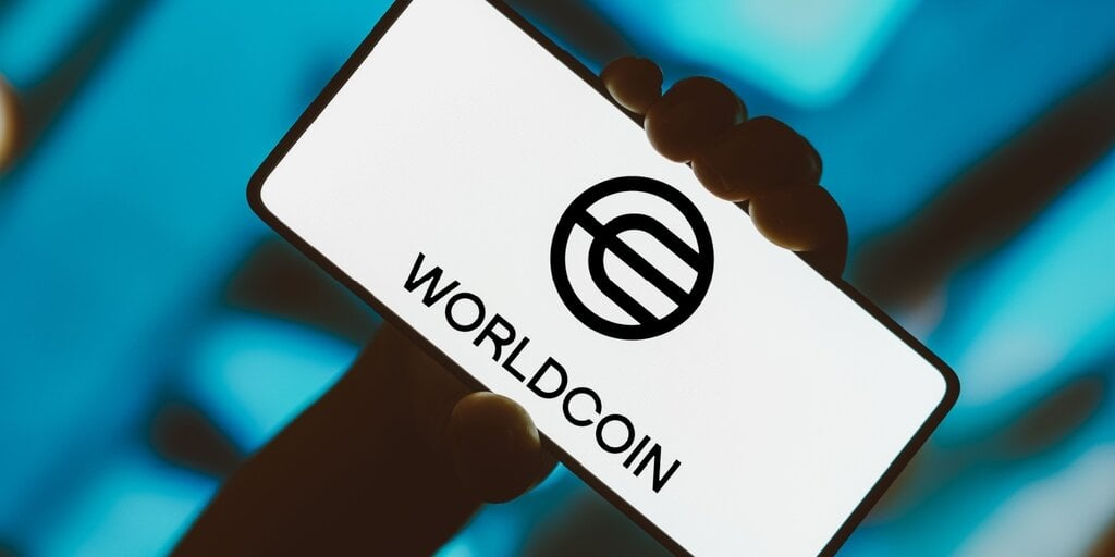worldcoin-wld-logo-smartphone-gI.png